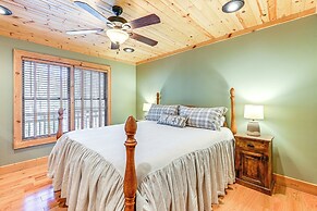 13 Mi to Cashiers: Cabin w/ Wraparound Porch!