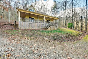 13 Mi to Cashiers: Cabin w/ Wraparound Porch!