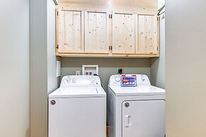 13 Mi to Cashiers: Cabin w/ Wraparound Porch!