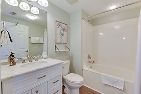 Walk to White-sand Beach: Resort Condo in Destin!