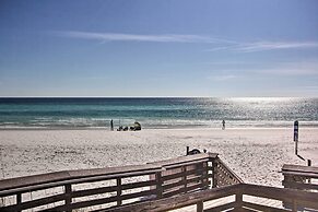 Walk to White-sand Beach: Resort Condo in Destin!