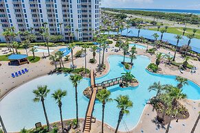 Walk to White-sand Beach: Resort Condo in Destin!