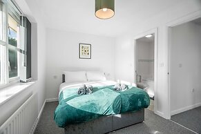 Homely 2bed 2bath House in Erdington With Parking Sleep 6