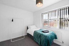 Homely 2bed 2bath House in Erdington With Parking Sleep 6