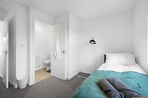 Homely 2bed 2bath House in Erdington With Parking Sleep 6