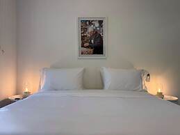 w Amazing Loft w Perfect Balcony in Cali