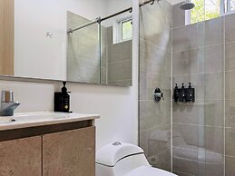 w Amazing Loft w Perfect Balcony in Cali