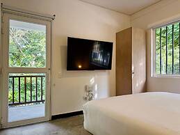 w Amazing Loft w Perfect Balcony in Cali