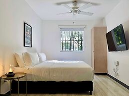 w Comfy Loft w Great Deco in Cali