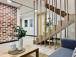 w Comfy Loft w Great Deco in Cali