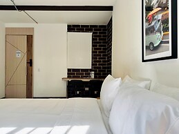 w Comfy Loft w Great Deco in Cali