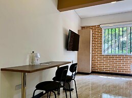 w Cozy Loft w Majestic Deco in Cali