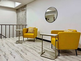 w Majestic Loft w Modern Deco in Cali
