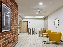 w Majestic Loft w Modern Deco in Cali