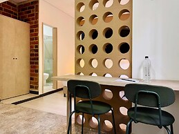 w Majestic Loft w Modern Deco in Cali