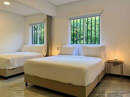 w Marvelous Loft w Fantastic Balcony in Cali