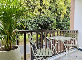 w Marvelous Loft w Fantastic Balcony in Cali