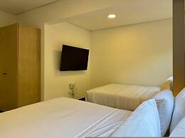 w Marvelous Loft w Fantastic Balcony in Cali