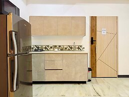 w Glorious Loft w Elegant Balcony in Cali