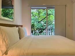 w Glorious Loft w Elegant Balcony in Cali