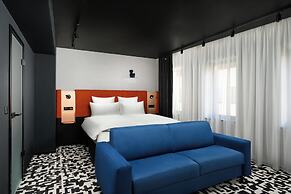 TRIBE Budapest Airport