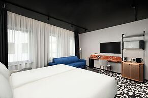 TRIBE Budapest Airport