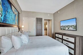 Chic Beachfront Bliss: Your Perfect 1 BR Retreat !