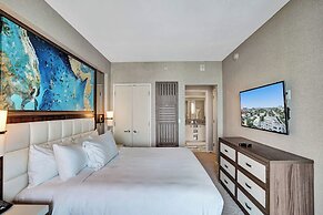 Chic Beachfront Bliss: Your Perfect 1 BR Retreat !