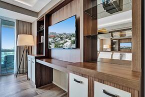 Chic Beachfront Bliss: Your Perfect 1 BR Retreat !