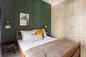 Classic Living 2 Bd Historic Mets Apt