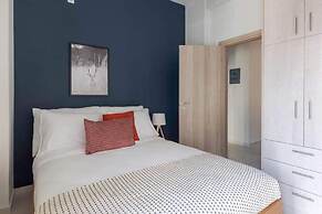 Classic Living 2 Bd Historic Mets Apt