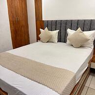 Goroomgo The Crown Ahmedabad