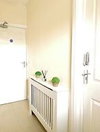Spacious 4bed Home Near Woking Attractions&nature