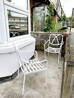 Spacious 4bed Home Near Woking Attractions&nature