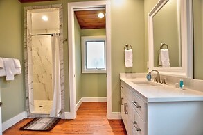 Rushing Waters On Greens Creek 2 Bedroom Cabin