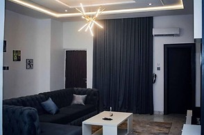 GlassTop Lounge Kubwa