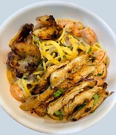 GlassTop Lounge Kubwa