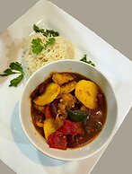 GlassTop Lounge Kubwa