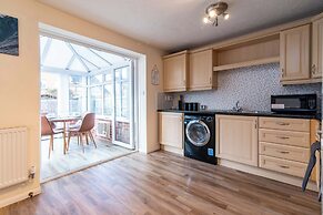 Mandarin Styles 3 Bedroom W/garden in Derby