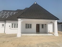 Umbrella Properties Hotel Moniya