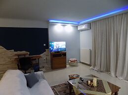 Natalys 2 Bd Gorgeous Apt in Volos