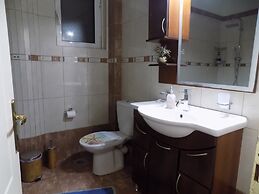 Natalys 2 Bd Gorgeous Apt in Volos