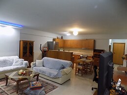 Natalys 2 Bd Gorgeous Apt in Volos