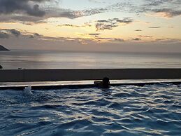 Tropical Secrets Holiday Apartments