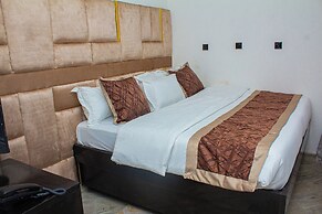 THE BLEVICK SUITES AND APARTMENTS