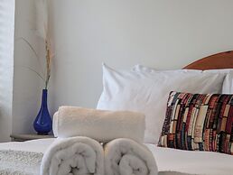 The Old Barn Near St Ives - Rustic Charm & Space