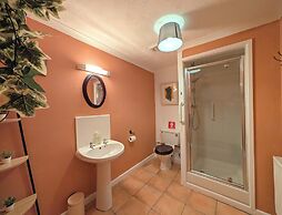 The Old Barn Near St Ives - Rustic Charm & Space