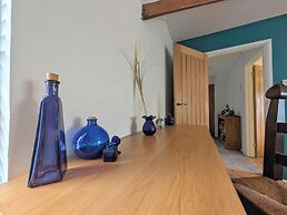 The Old Barn Near St Ives - Rustic Charm & Space