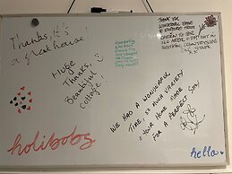 The Old Barn Near St Ives - Rustic Charm & Space