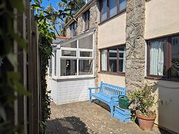 The Old Barn Near St Ives - Rustic Charm & Space